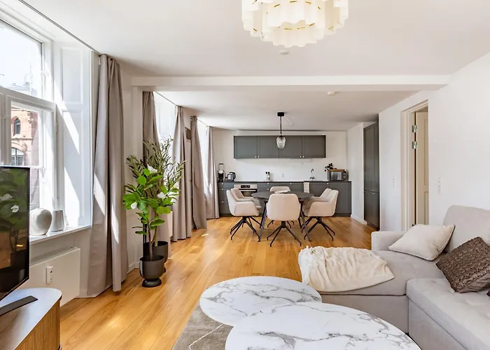 Regent 15 - Bright 1 Bdr Right In The Centre Of *