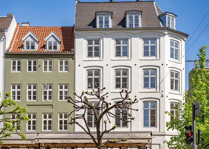Regent 15 - Bright 1 Bdr Right In The Centre Of *